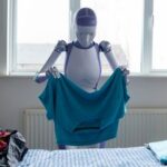 robots-struggle-to-master-laundry-folding-despite-advances