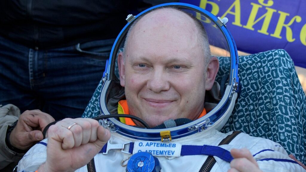 russian-cosmonaut-oleg-artemyev-removed-from-spacex-crew-12-mission