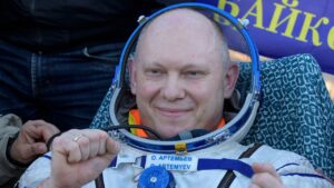 russian-cosmonaut-oleg-artemyev-removed-from-spacex-crew-12-mission