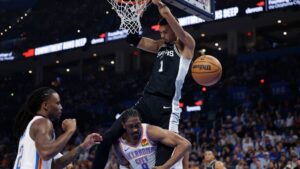 spurs-dominate-thunder-117-102-extend-winning-streak-to-8