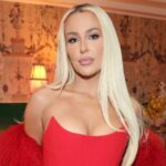 tana-mongeau-sets-social-media-ablaze-with-sultry-bikini-post