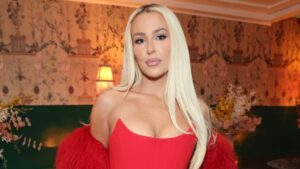 tana-mongeau-sets-social-media-ablaze-with-sultry-bikini-post