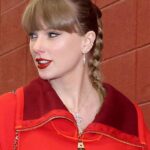 taylor-swift-stuns-in-4-200-louis-vuitton-at-chiefs-game