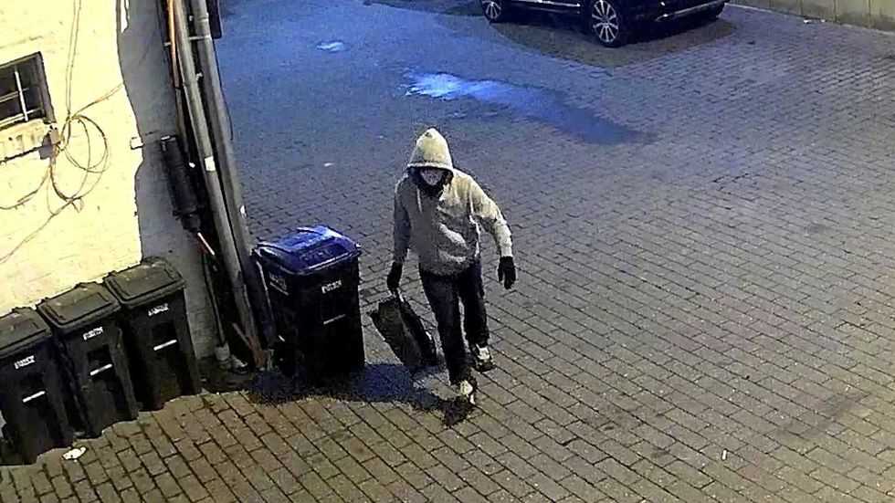 trump-administration-faces-fallout-from-d-c-pipe-bomber-claims