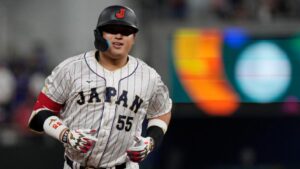 white-sox-sign-murakami-new-first-baseman-delivers-power