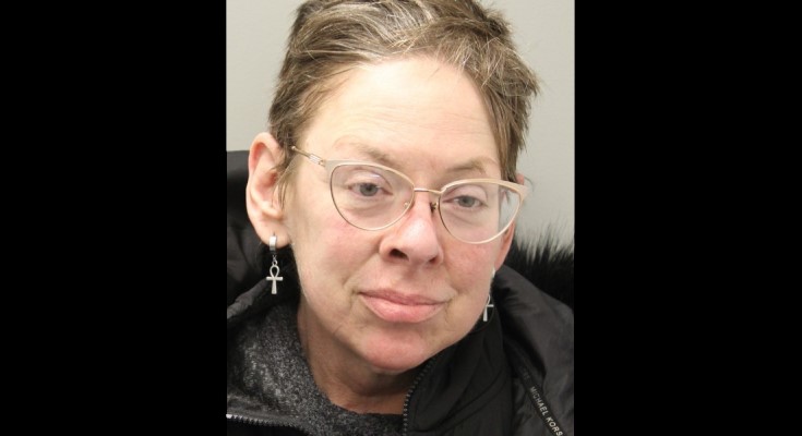 woman-arrested-after-pointing-rifle-at-teens-in-newark-parking-lot