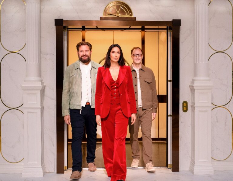 acclaimed-chefs-join-padma-lakshmi-in-new-cooking-competition