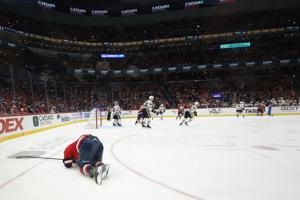 alex-ovechkin-loses-tooth-in-high-stick-incident-against-blackhawks