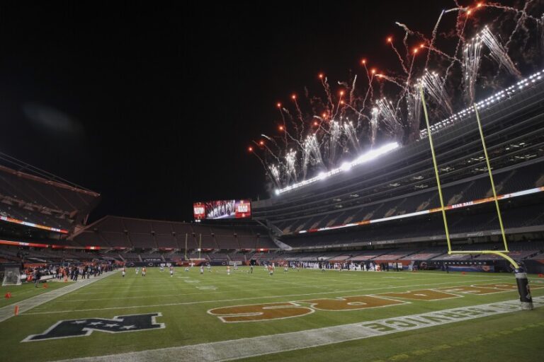 bears-clinch-no-2-seed-despite-loss-face-packers-in-playoffs