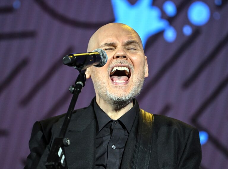 billy-corgan-honored-with-tec-innovation-award-at-namm-2026