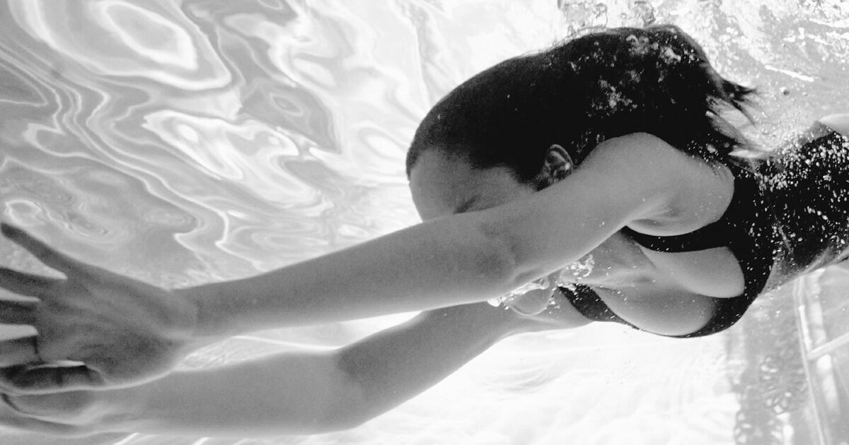 blackpink-s-jennie-unveils-captivating-photos-at-seoul-exhibition