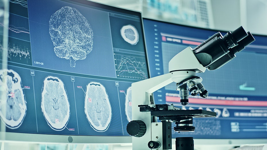 breakthrough-in-robotics-tiny-autonomous-robots-can-swim