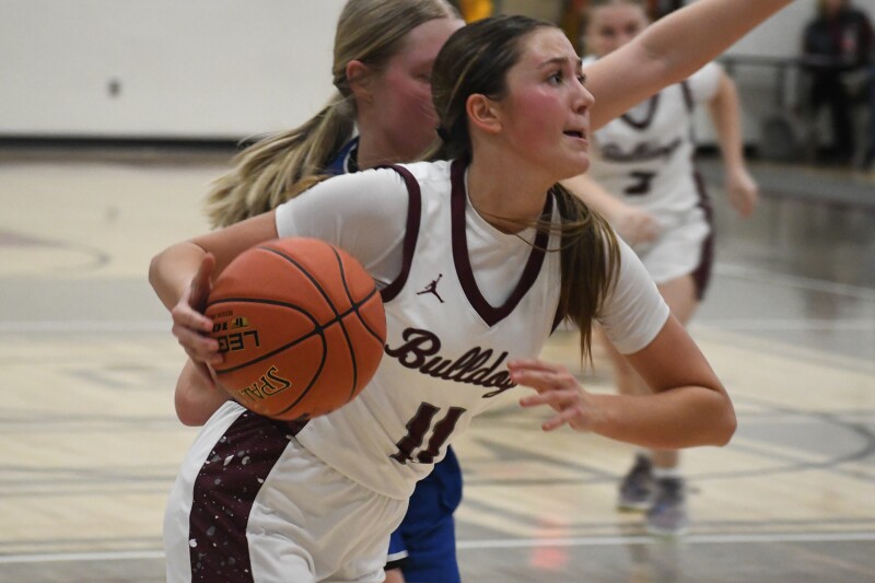 bulldogs-surge-to-victory-over-nighthawks-in-district-7-clash