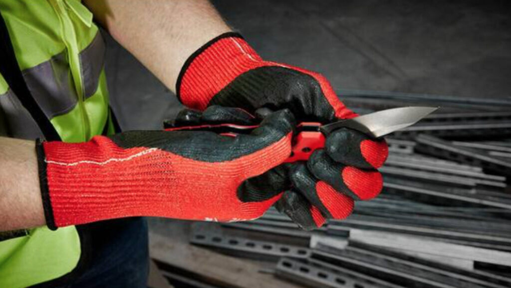 controversy-surrounds-milwaukee-s-fastback-utility-knife-sales