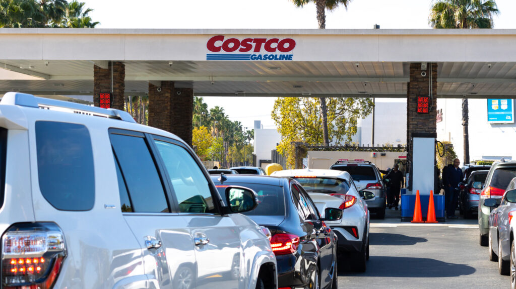 costco-gas-stations-streamline-fueling-with-one-way-traffic