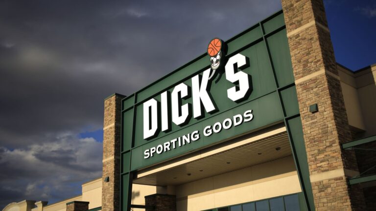 dick-s-sporting-goods-closes-store-in-wa-just-48-hours-left-