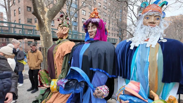 east-harlem-s-three-kings-day-parade-celebrates-latin-culture