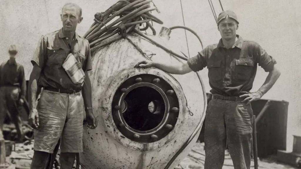 explorers-dive-into-history-first-bathysphere-descent-to-1-426-feet