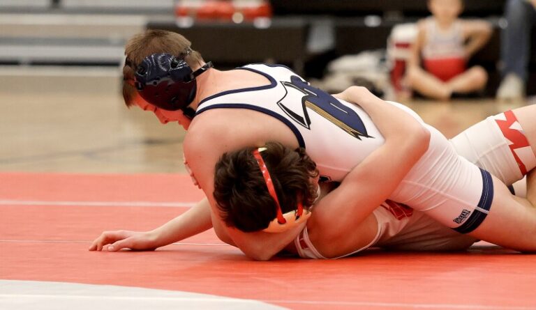 five-lumberjacks-dominate-brackets-at-orono-invitational