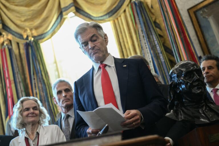 health-insurers-face-share-decline-following-medicare-proposal