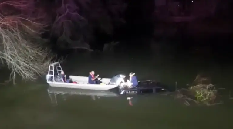 heroic-homeless-man-rescues-mother-and-baby-from-bayou-crash