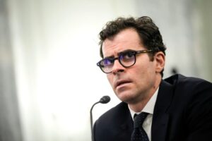 instagram-s-adam-mosseri-declares-polished-aesthetic-dead-due-to-ai