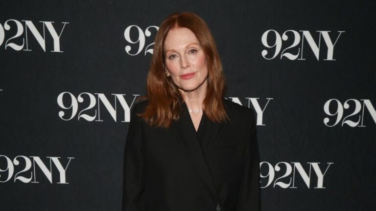 julianne-moore-shares-stunning-bikini-pool-photo-wishing-fans-happy-new-year