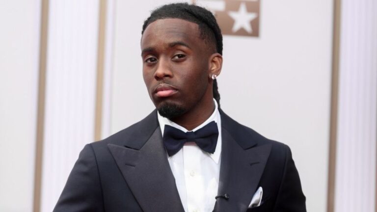 kai-cenat-confronts-twitch-ceo-at-streamer-awards-over-snub