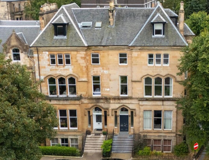 luxurious-triplex-apartment-in-glasgow-listed-at-1-1-million