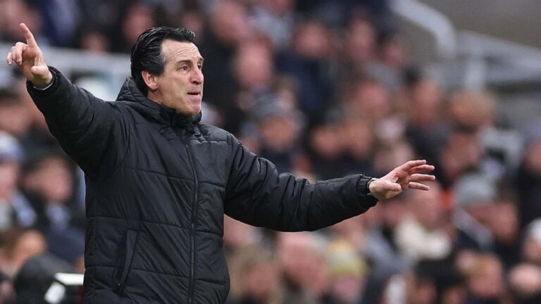 manchester-united-stuns-arsenal-with-dramatic-late-winner