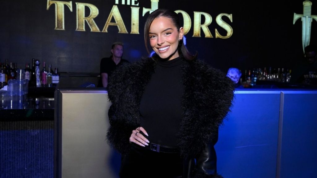 maura-higgins-stuns-in-daring-micro-shorts-sparks-95k-likes