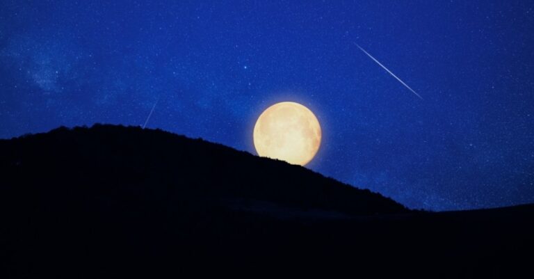 meteor-shower-peaks-this-weekend-amid-bright-supermoon
