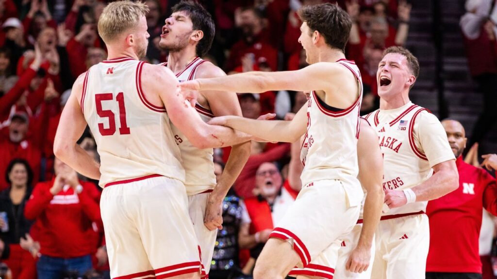 nebraska-upsets-michigan-state-stays-undefeated-in-58-56-thriller