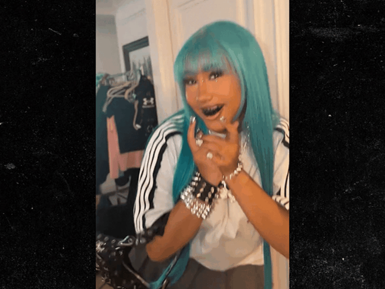 north-west-unveils-edgy-new-grills-and-piercing-on-tiktok