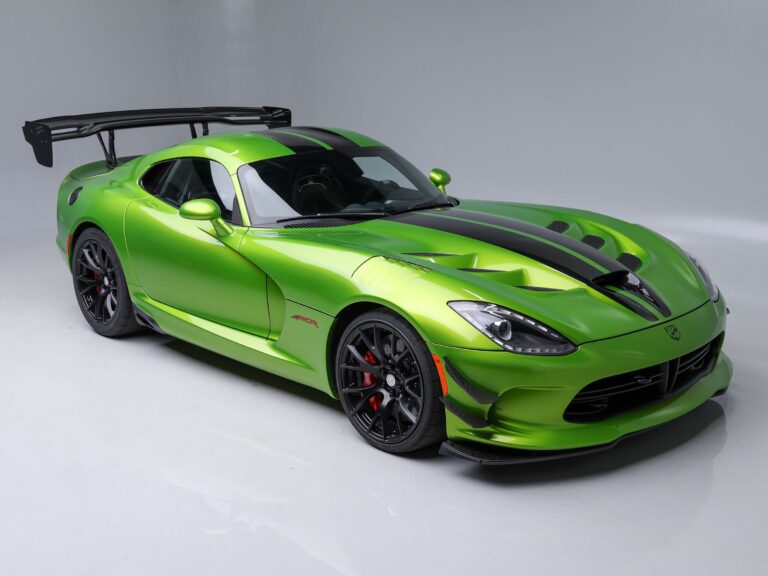 rare-dodge-viper-acr-among-classic-cars-at-scottsdale-auction
