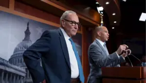 schumer-urges-republicans-to-curb-military-actions-in-venezuela