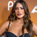 sofia-vergara-s-jaw-dropping-corset-look-sparks-online-frenzy