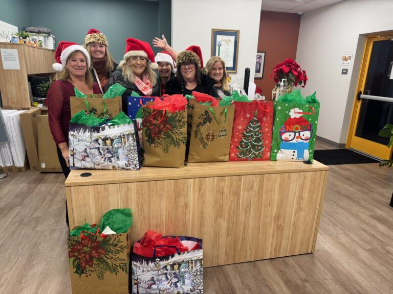 soroptimist-international-spreads-holiday-cheer-at-jesus-center