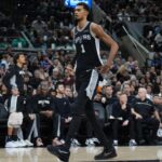 spurs-wembanyama-out-vs-blazers-after-clean-mri-on-knee