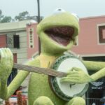 stunning-floats-dazzle-crowds-at-the-2026-rose-parade