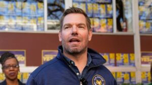 swalwell-threatens-driver-s-licenses-for-mask-wearing-ice-agents
