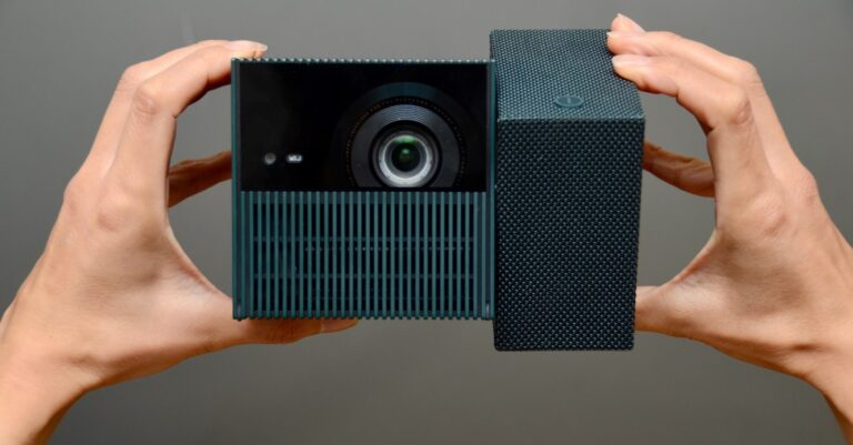 tcl-unveils-playcube-projector-a-portable-powerhouse-for-800