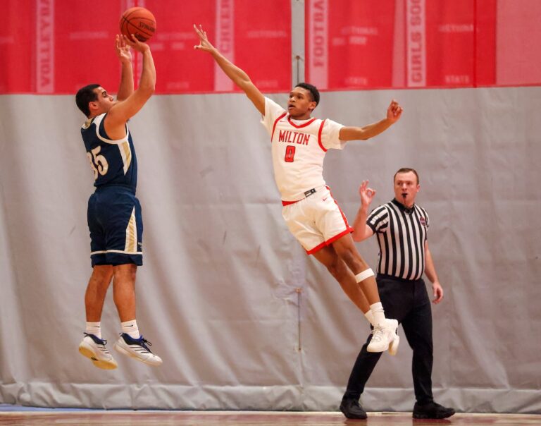 three-basketball-stars-hit-1-000-points-in-thrilling-weekend