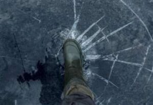 urgent-warning-children-playing-on-ice-as-storm-approaches