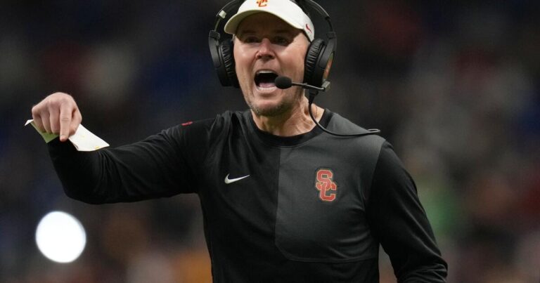 usc-s-lincoln-riley-faces-backlash-after-disappointing-season
