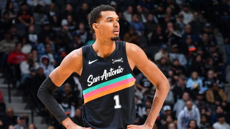 wembanyama-returns-to-spurs-bench-against-grizzlies-tonight