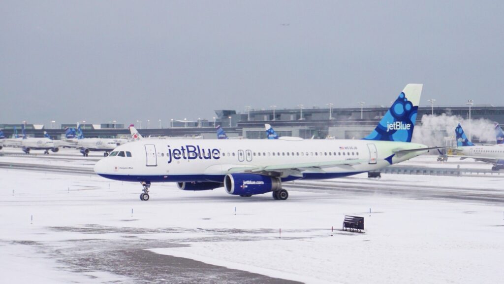 winter-storm-fern-disrupts-us-airline-operations-with-thousands-of-cancellations