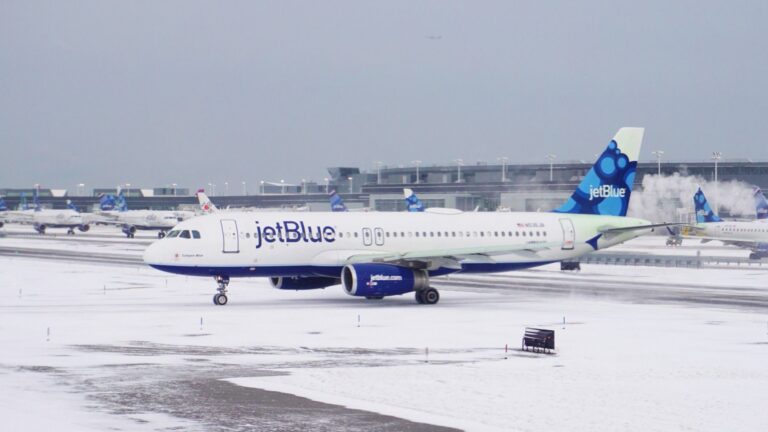 winter-storm-fern-disrupts-us-airline-operations-with-thousands-of-cancellations