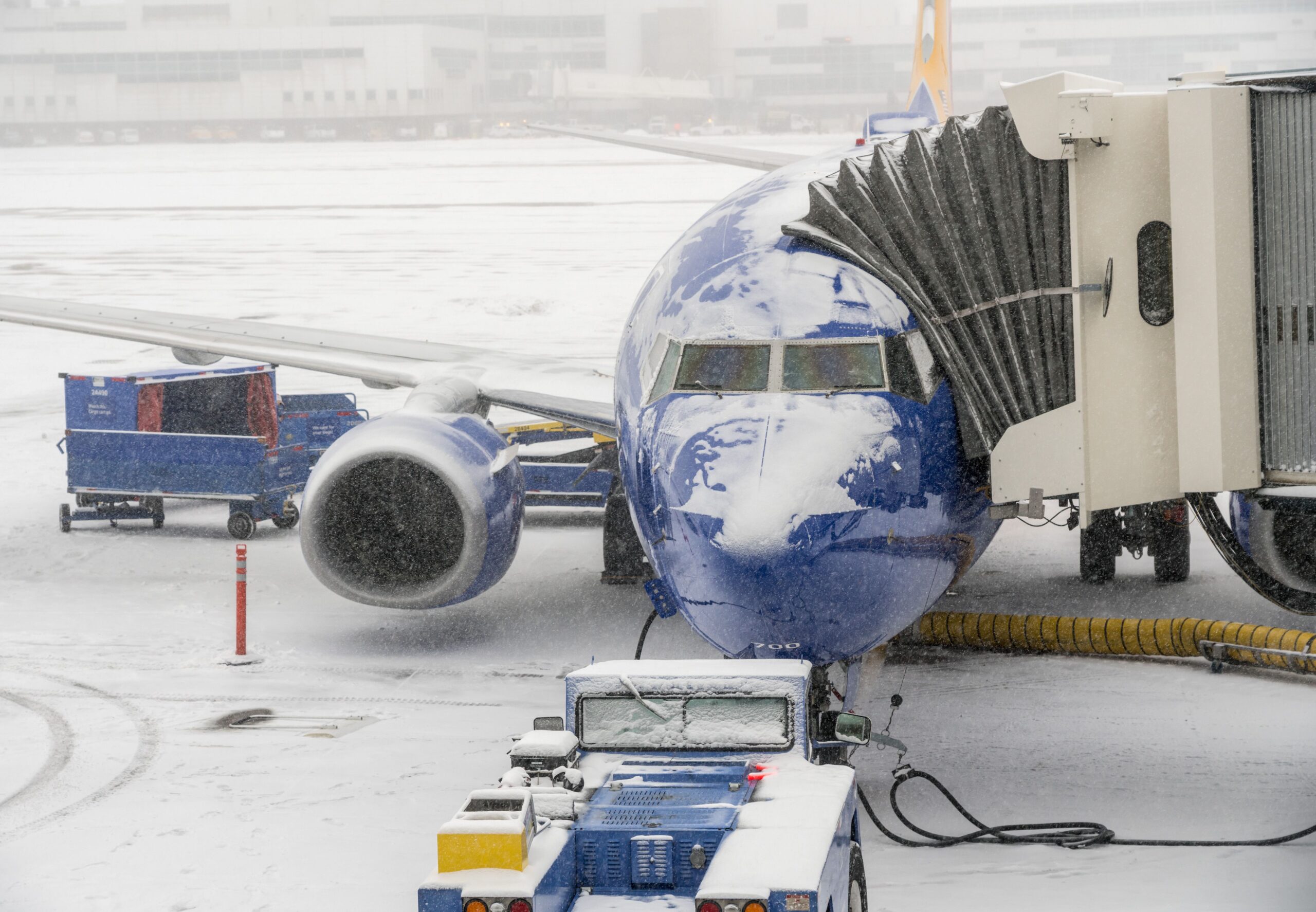 winter-storm-grounds-over-8-000-flights-across-the-u-s-