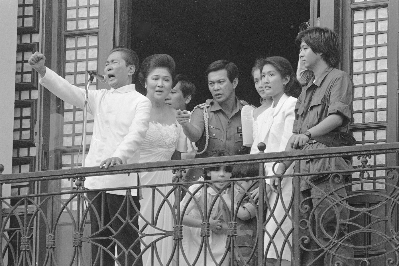 56-years-ago-marcos-flees-philippines-aquino-takes-power-